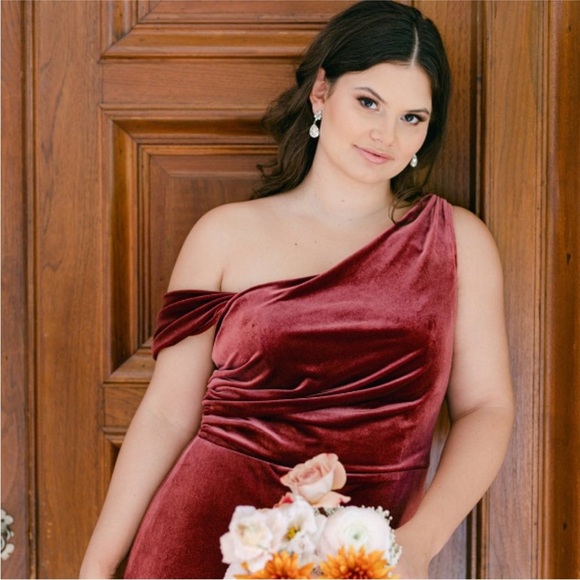 Revelry Burgundy One-Shoulder Satin Bridesmaid Gown w/ Slit | Size 16 | NWT - Picture 4 of 12